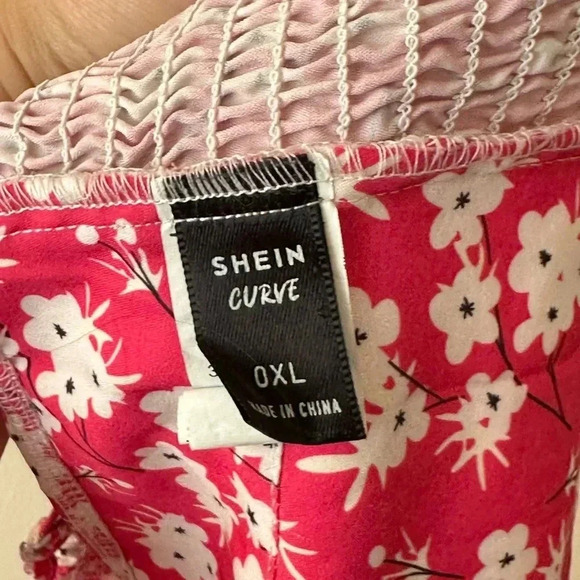 SHEIN curve 0xl cropped top - Picture 3 of 3